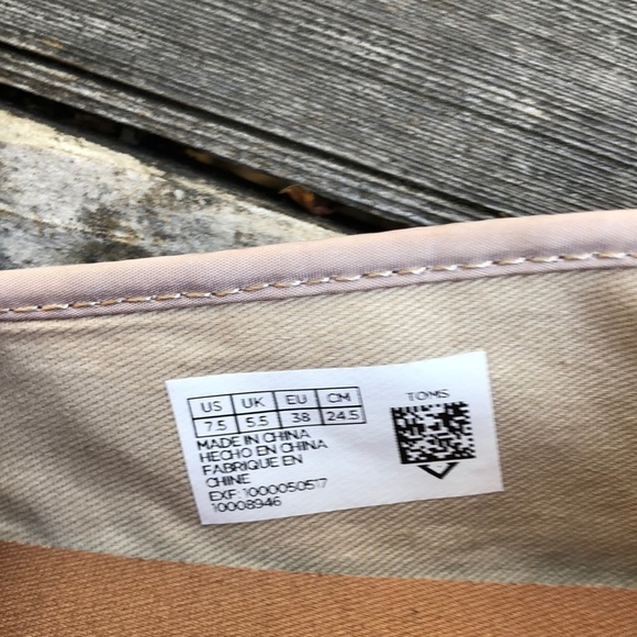๐บ TOMS; TODAY ONLY $25! Gold Lace Flats; Sz. 7.5! - Picture 8 of 8